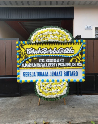 Papan Bunga Duka di Muara Dua